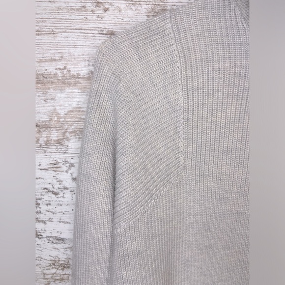 Athleta Light Grey Rest Day Hoodie Sweater Sz small great blend!  LIKE NEW! - Picture 3 of 9